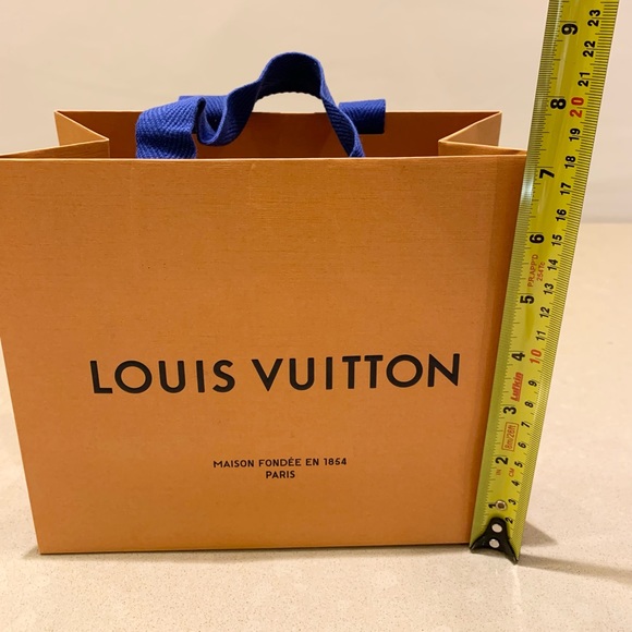 Authentic Louis Vuitton bag with Ribbon - Picture 8 of 11